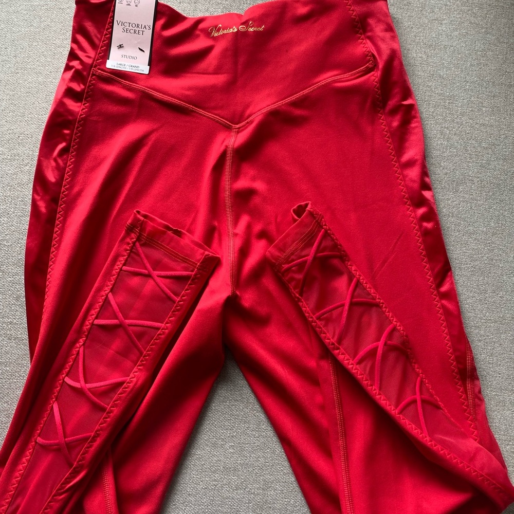 VS RED PANTS